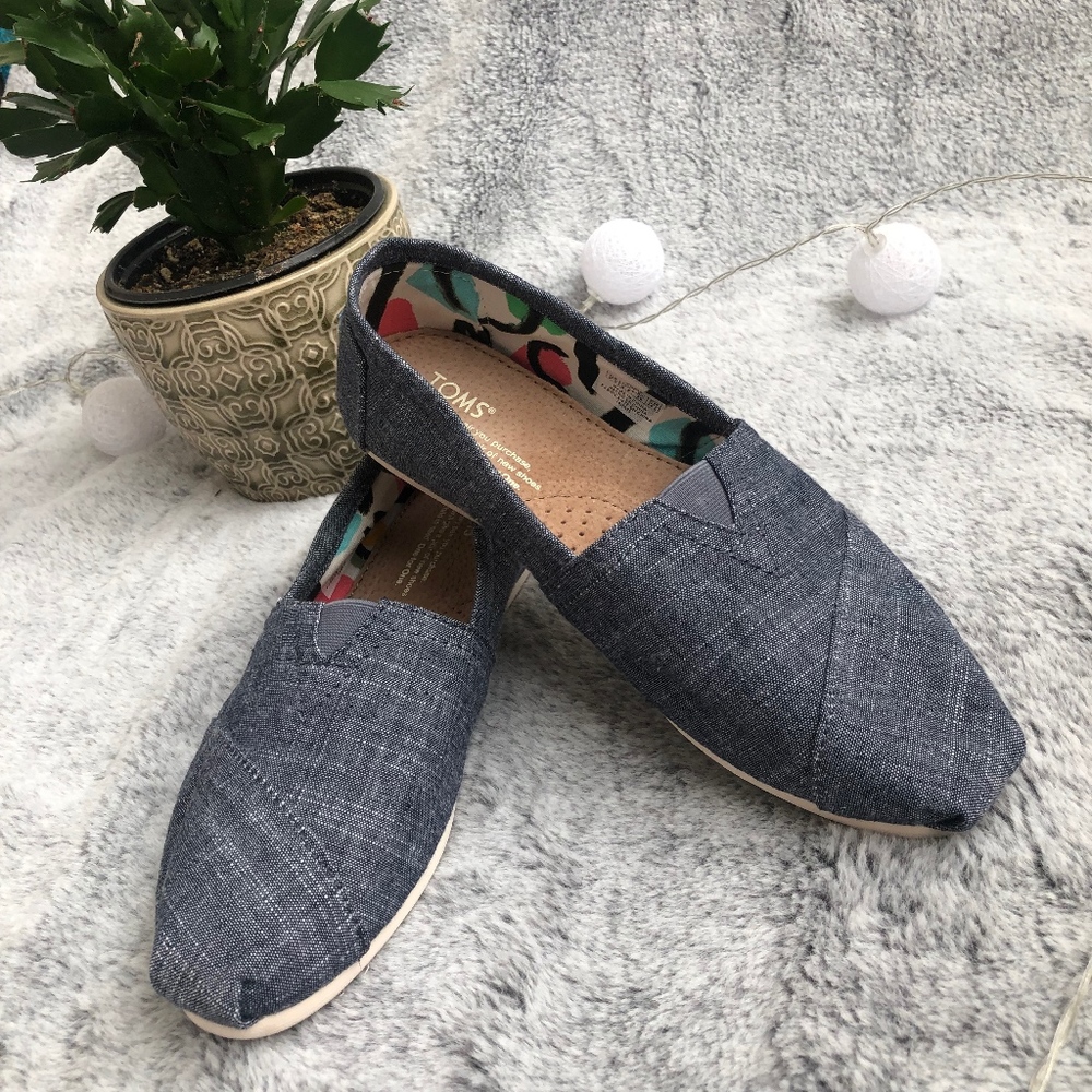 Toms Blue Denim Chambray Women's Classic Slip-On